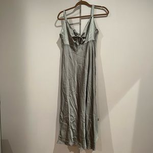 Selfie Leslie Midi Dress with tie detailing - silver teal color